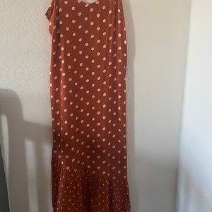 Maxi polka-dot dress ruffle type bottom size small